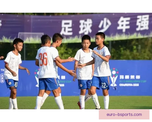 中国男足海口训练营开启体能强化周 主帅强调提升反击速度是关键
